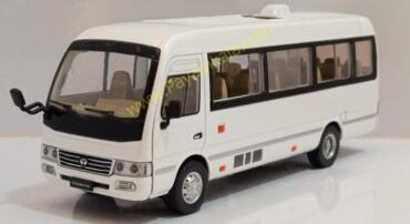 ماکت فلزی مینی‌بوس تویوتا کستر (Toyota Coaster 1:24) سفید