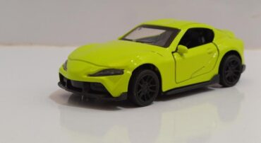 ماشین فلزی تویوتا سوپرا کوچک (TOYOTA 1:48)(72010) سبز