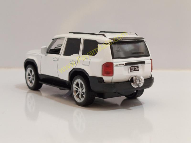 ماشین فلزی تویوتا لندکروزر (3443YT) سفید