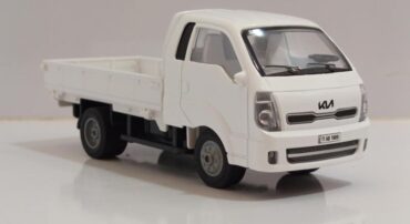 ماشین فلزی وانت کیا بانگو (KIA BONGO 1:32) سفید