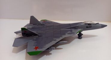 ماکت هواپیما جنگنده سوخو SU-57 طوسی فلزی موزیکال چراغ‌دار عقب‌کش