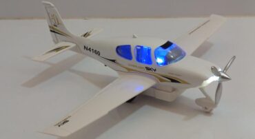 ماکت هواپیمای Cirrus SR22 | مدل فلزی چراغدار و موزیکال ✅