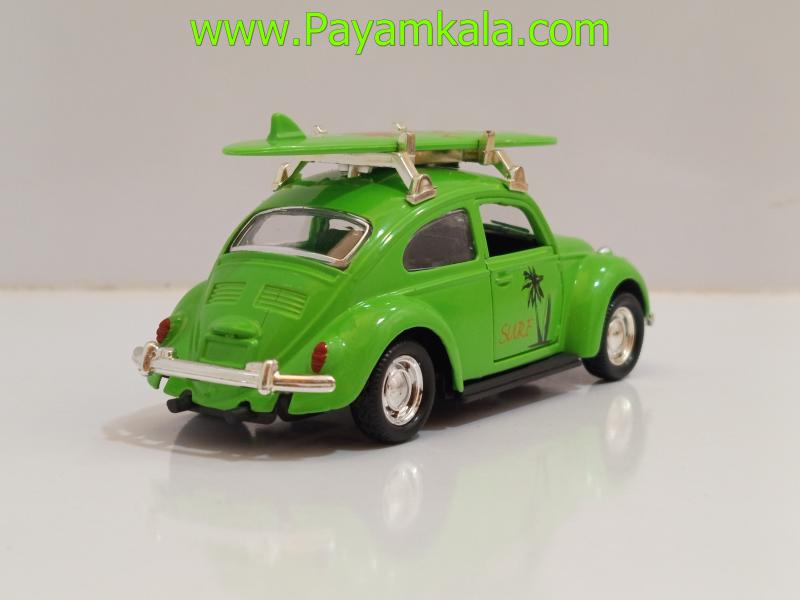 ماشین فلزی فولکس بیتل با تخته موج سواری سبز