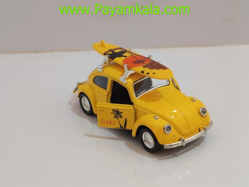 ماشین فلزی فولکس بیتل با تخته موج سواری زرد