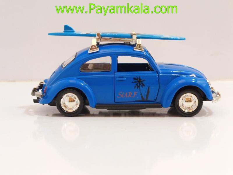 ماشین فلزی فولکس بیتل با تخته موج سواری آبی