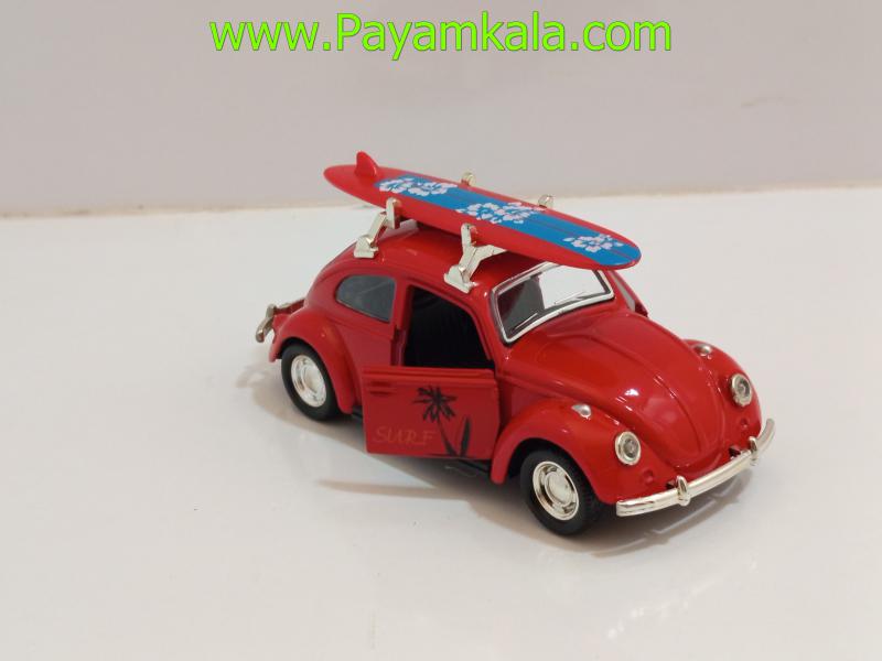 ماشین فلزی فولکس بیتل با تخته موج سواری قرمز